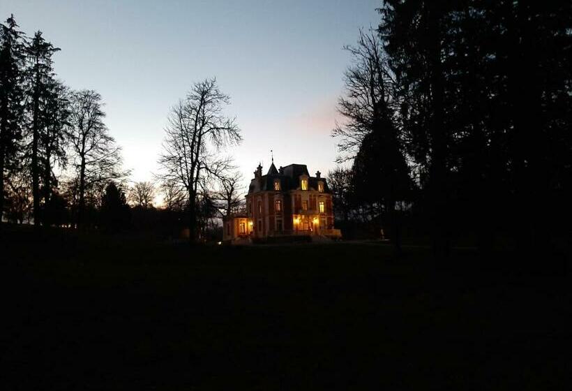 Bed and Breakfast Chateau Sourliavoux, Appartement En Chambres D Hôtes