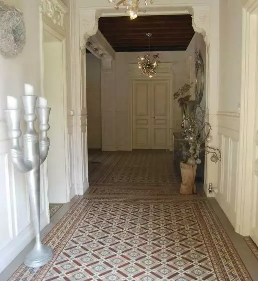 ベッドアンドブレックファースト Chateau Sourliavoux, Appartement En Chambres D Hôtes