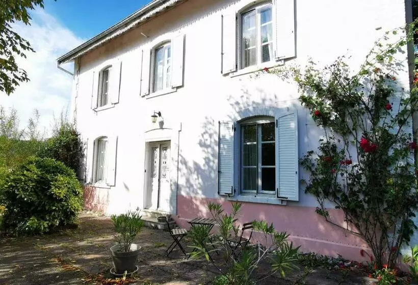 Aamiaismajoitus (B&B) Le Clos De La Borde, Chambre Bleue