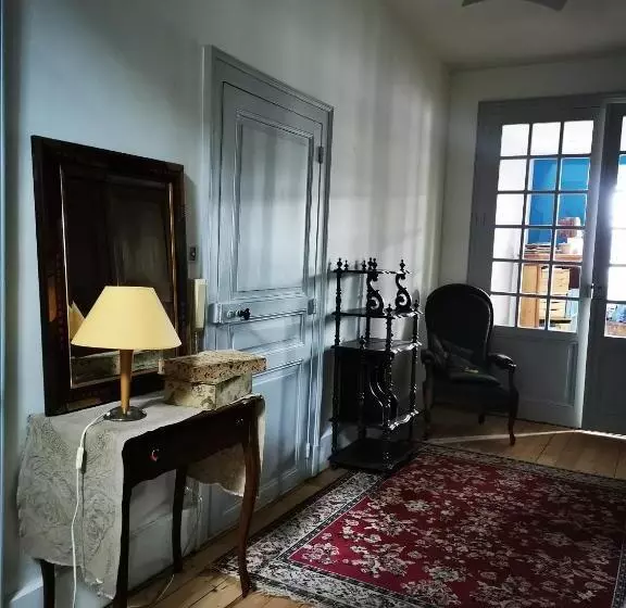 Aamiaismajoitus (B&B) Le Clos De La Borde, Chambre Bleue