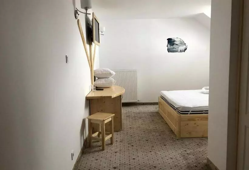 Domeniul Valea Lupilor  Pensiunea Valea Cu Struti