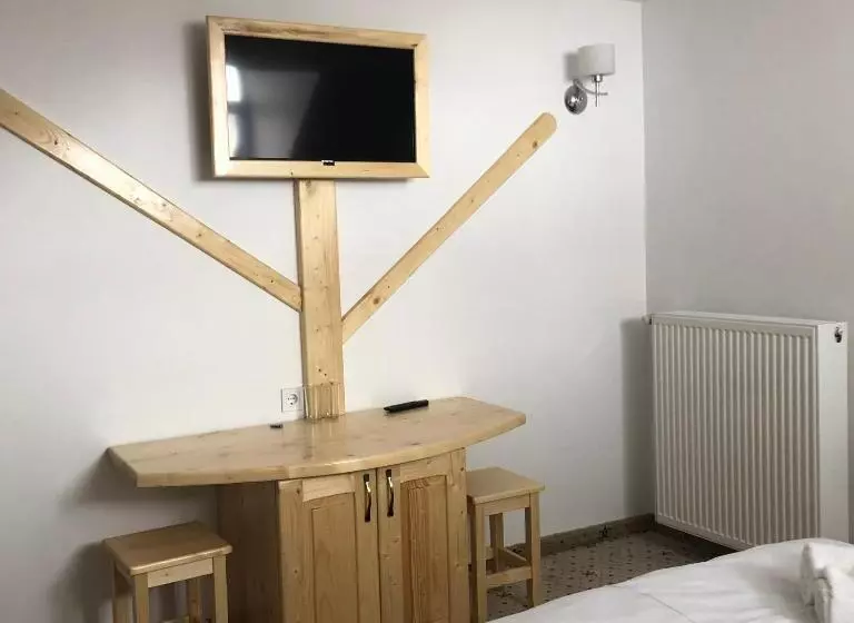 Domeniul Valea Lupilor  Pensiunea Valea Cu Struti