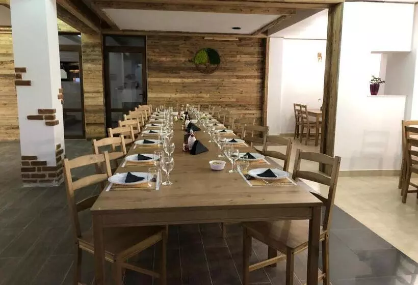 Domeniul Valea Lupilor  Pensiunea Valea Cu Struti