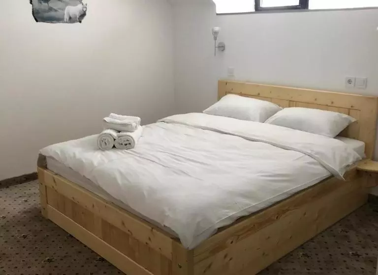 Domeniul Valea Lupilor  Pensiunea Valea Cu Struti