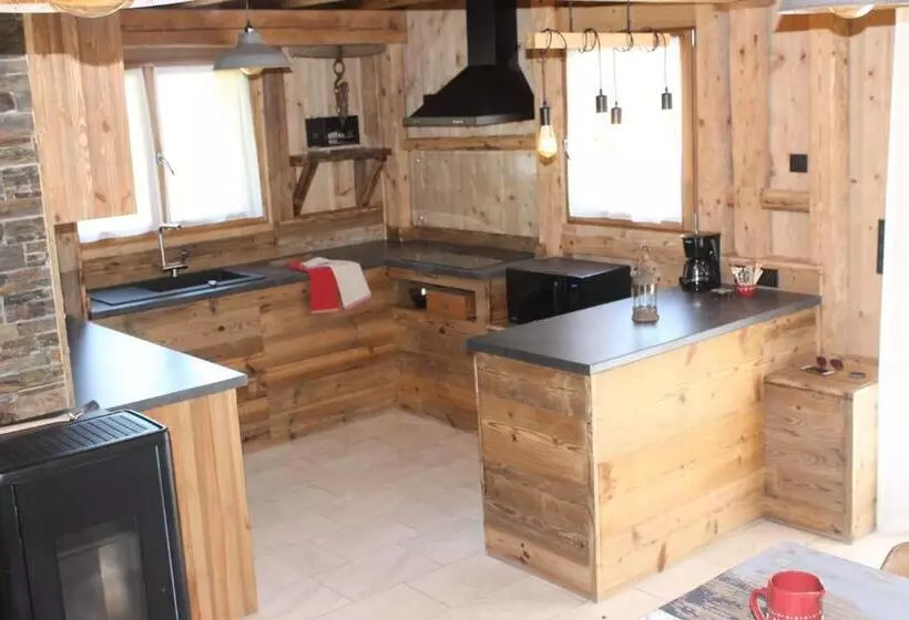 Majatalo Les Chalets De Ludran