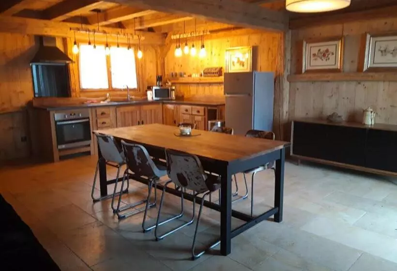 Majatalo Les Chalets De Ludran