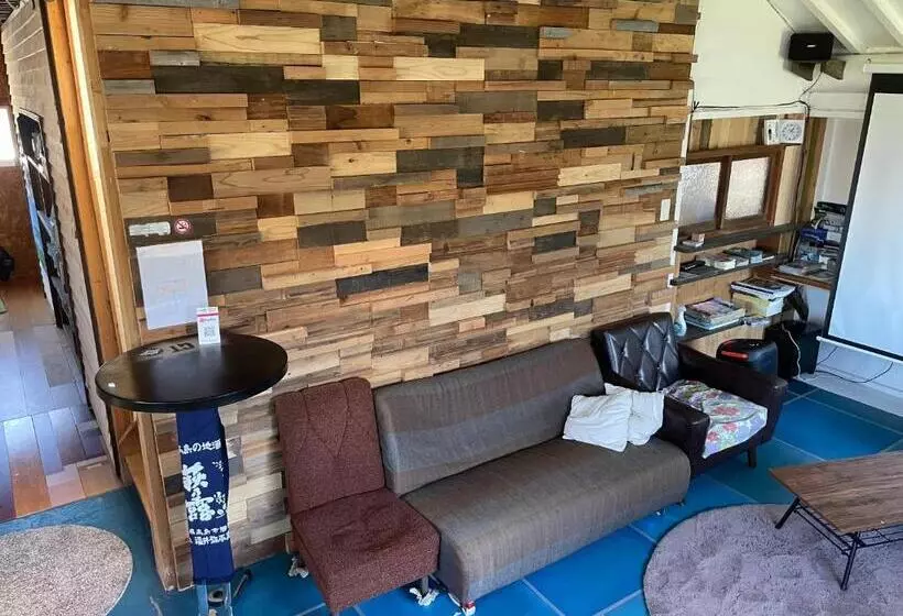 Retkeilymaja Gypsy Takashima