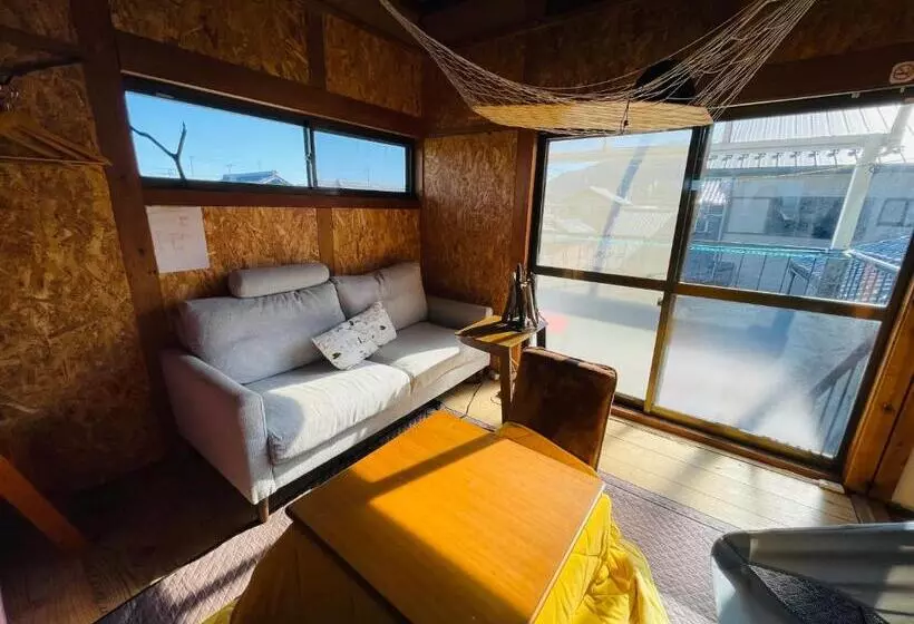 Retkeilymaja Gypsy Takashima