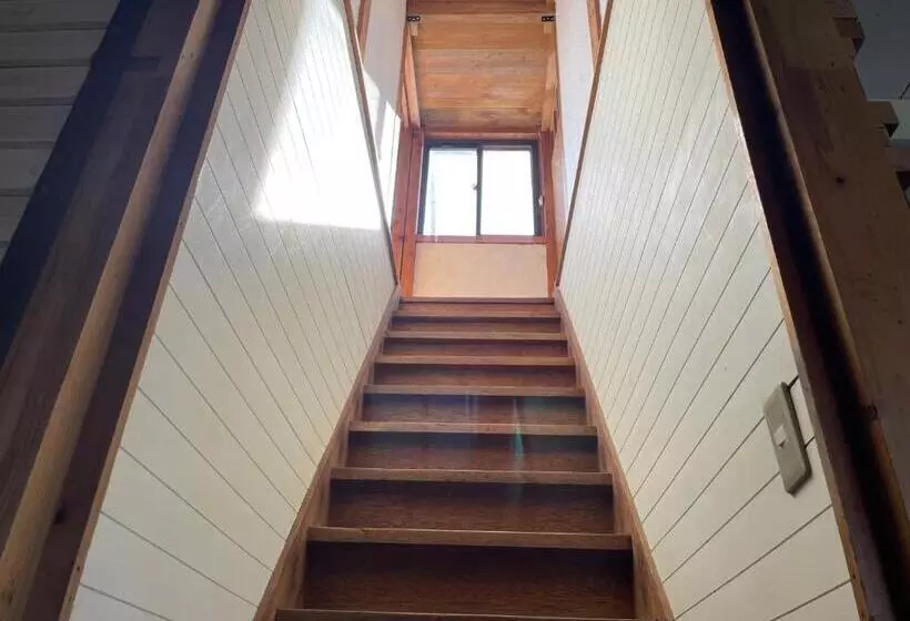 Retkeilymaja Gypsy Takashima