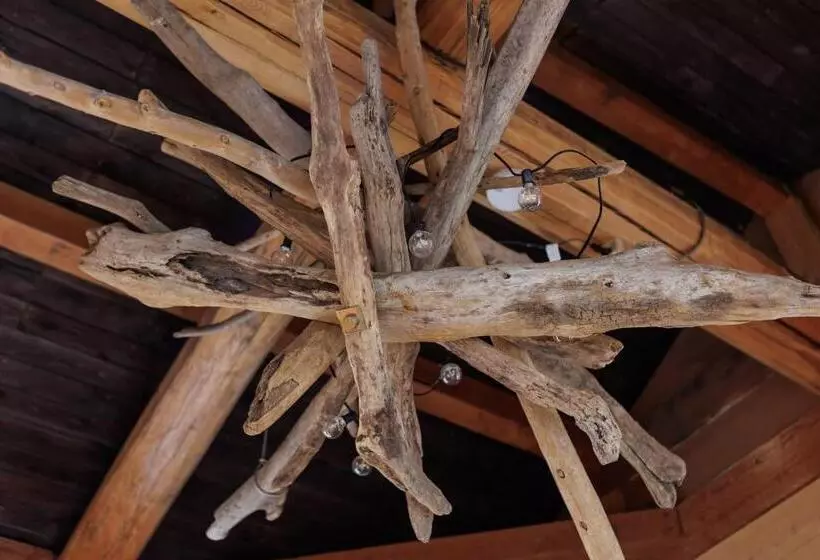 Retkeilymaja Gypsy Takashima