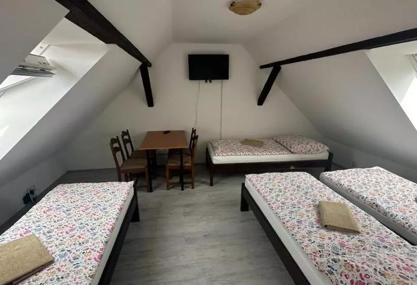 Retkeilymaja Ubytování Jeřábek