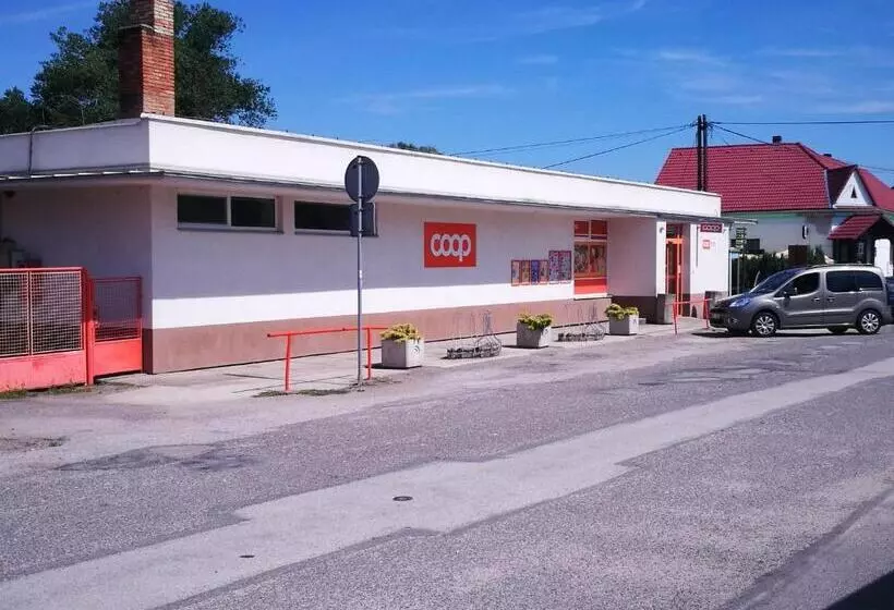 Retkeilymaja Ubytování Jeřábek