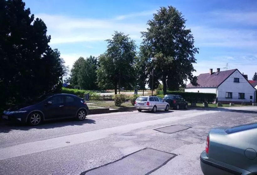 Retkeilymaja Ubytování Jeřábek