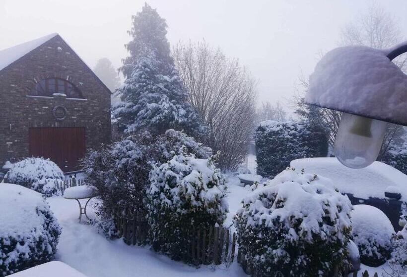 تختخواب و صبحانه A L Ombre Du Noyer