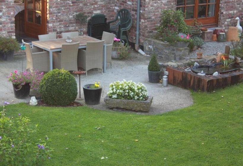 تختخواب و صبحانه A L Ombre Du Noyer