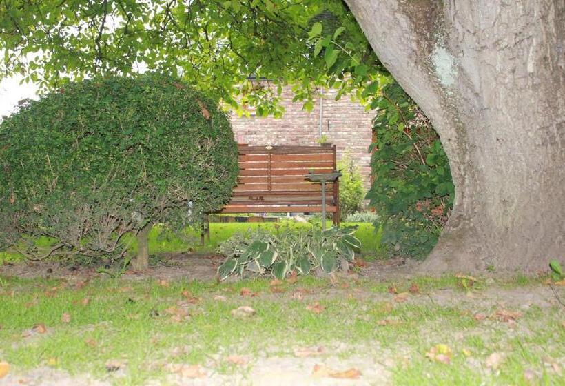 تختخواب و صبحانه A L Ombre Du Noyer