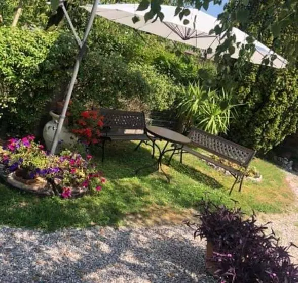 Aamiaismajoitus (B&B) Antico Borgo Leone