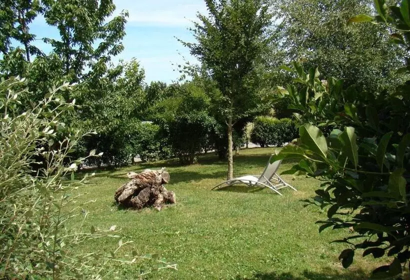 ベッドアンドブレックファースト Gîte De La Cour