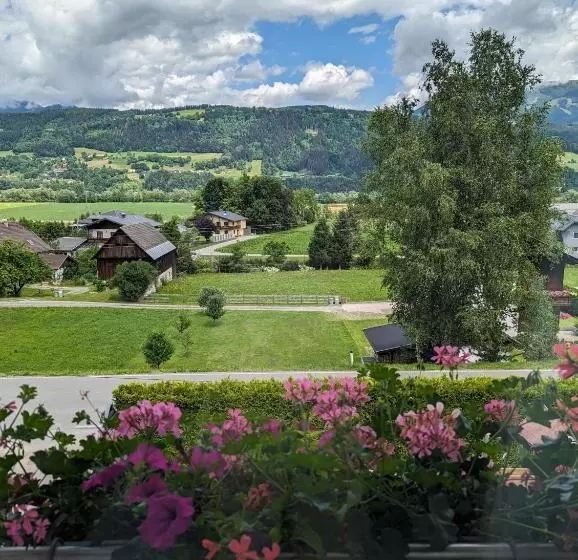 Aamiaismajoitus (B&B) Haus Kathan