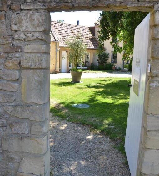 Bed and Breakfast ô Sources