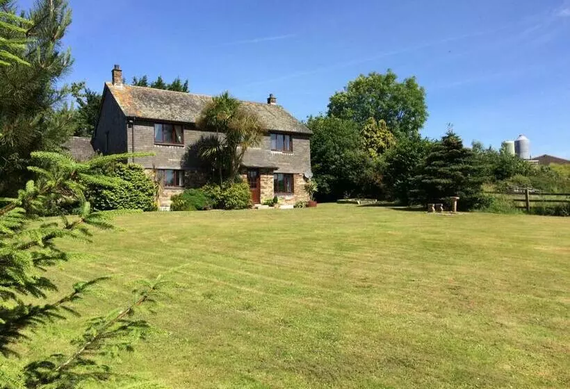 Bed and Breakfast Trecorme Barton