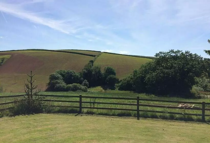 Bed and Breakfast Trecorme Barton