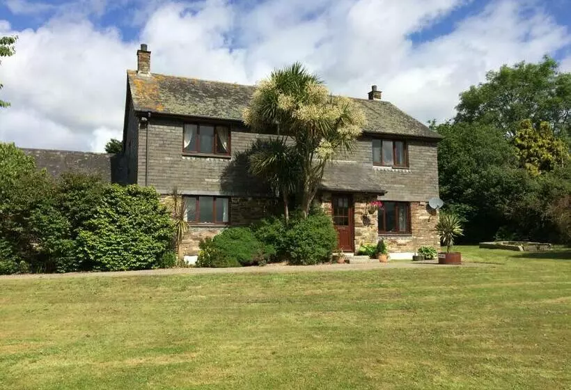 Bed and Breakfast Trecorme Barton