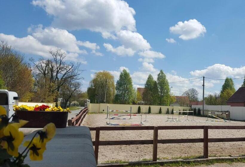 فندق Farm Stay Nh Stables