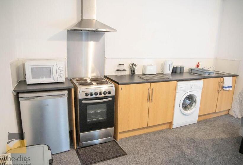 Monthly Stay Offer En Suite Kitchenette