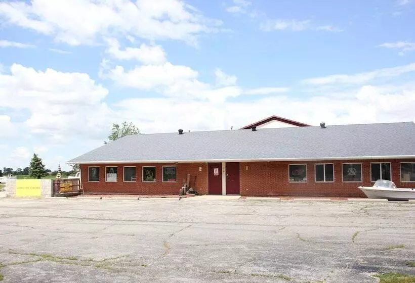 Motelli Lake Erie Lodge