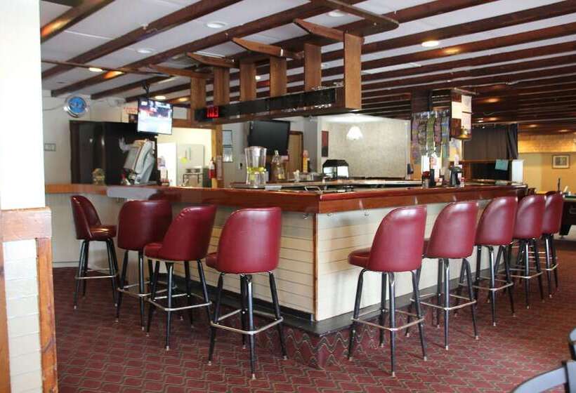 فندق على الطريق Lake Erie Lodge