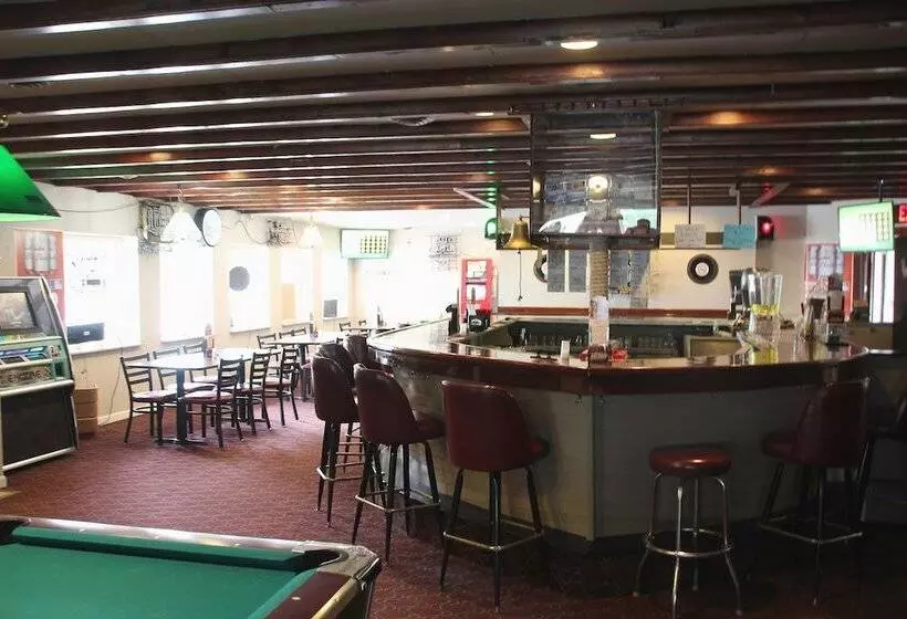 Motelli Lake Erie Lodge