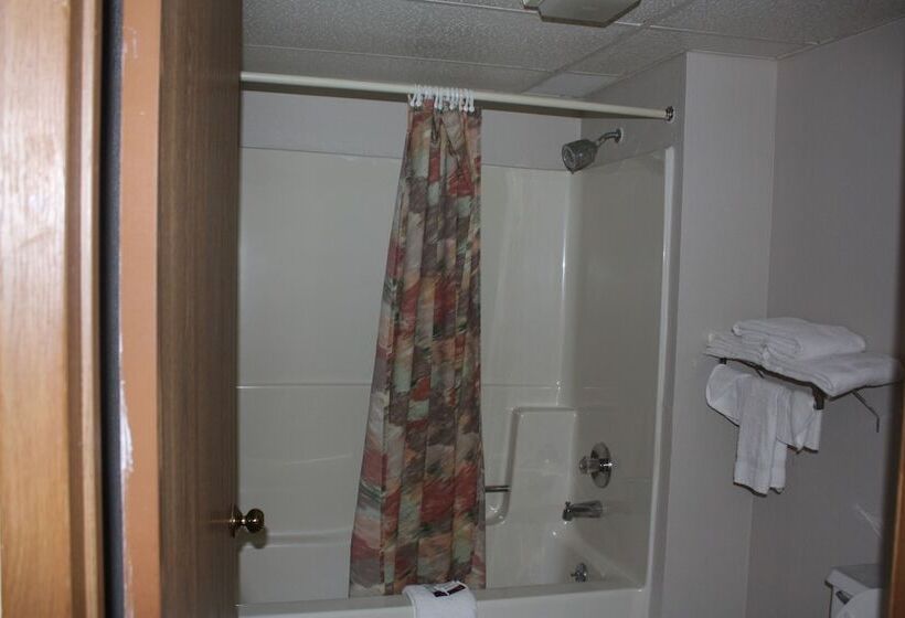 فندق على الطريق Lake Erie Lodge