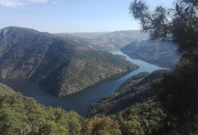 بنسيون Casa Dona Urraca