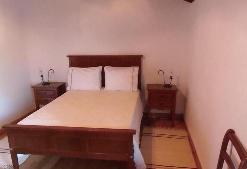 بنسيون Casa Dona Urraca