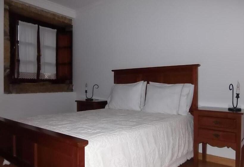 بنسيون Casa Dona Urraca