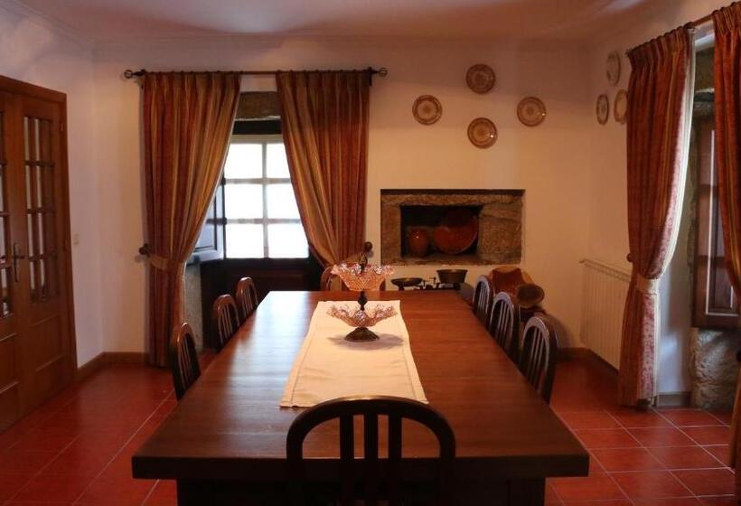 بنسيون Casa Dona Urraca