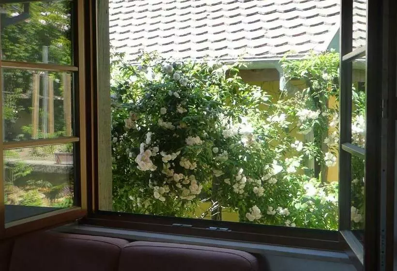 Majatalo La Pomme De Pin