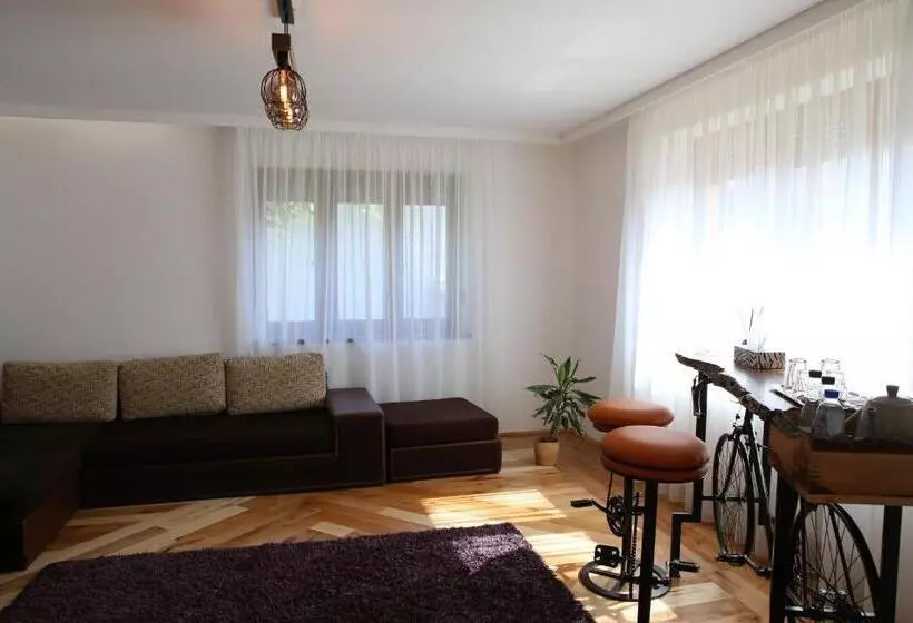 Aamiaismajoitus (B&B) Agropensiunea Maria