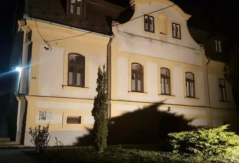 Aamiaismajoitus (B&B) Brezovay Kastély Panzió