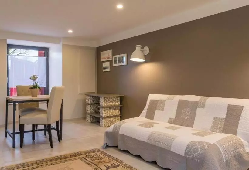 ベッドアンドブレックファースト Chambre D Hôtes La Longère