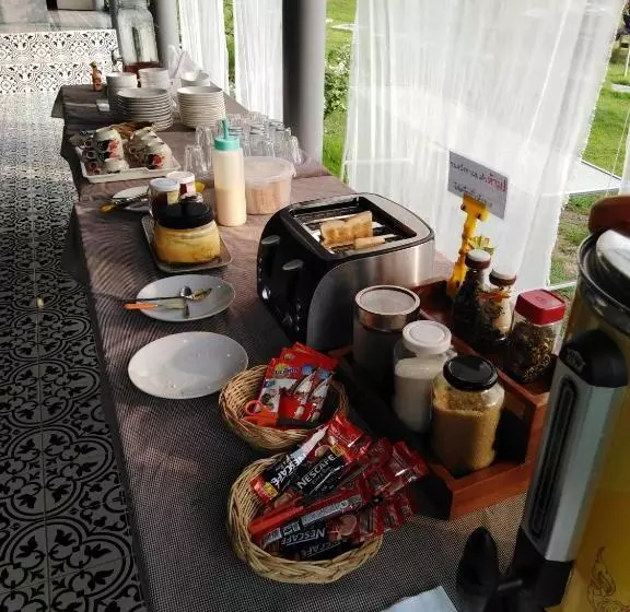 Hotelli บ้านไม้หอมบูติค สวนผึ้ง