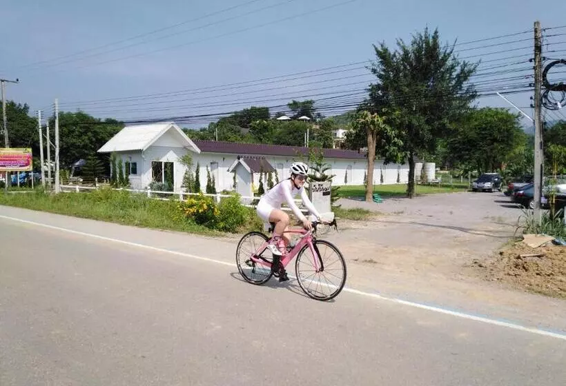 Hotelli บ้านไม้หอมบูติค สวนผึ้ง