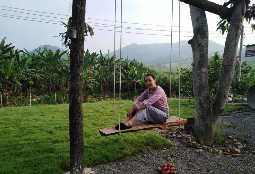 Hotelli บ้านไม้หอมบูติค สวนผึ้ง