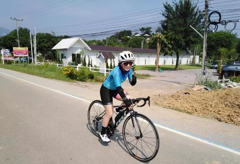 Hotelli บ้านไม้หอมบูติค สวนผึ้ง