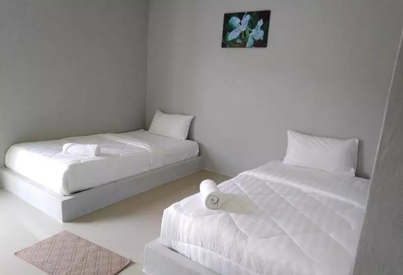 Hotelli บ้านไม้หอมบูติค สวนผึ้ง