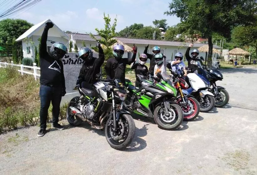 Hotelli บ้านไม้หอมบูติค สวนผึ้ง