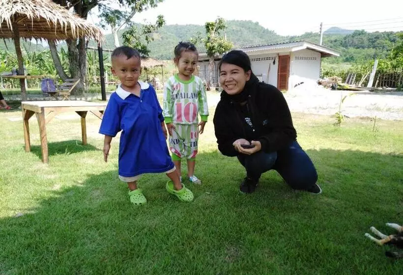 Hotelli บ้านไม้หอมบูติค สวนผึ้ง