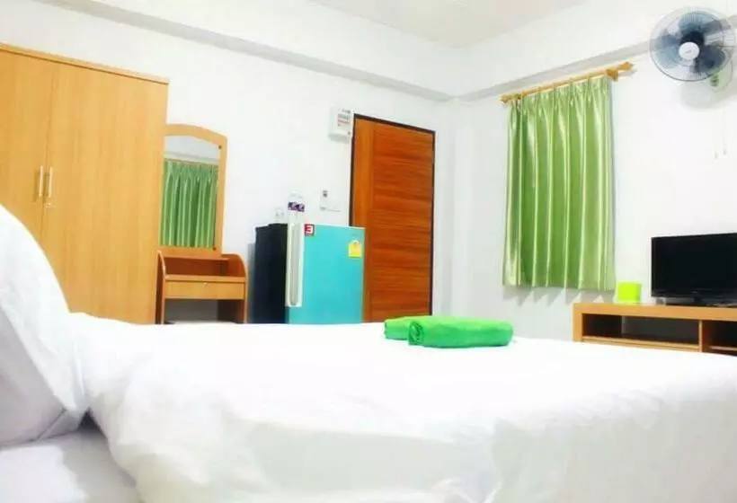 ホテル พีพีเพลส