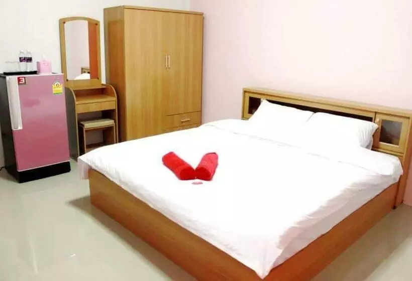 ホテル พีพีเพลส